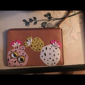 Small wristlet